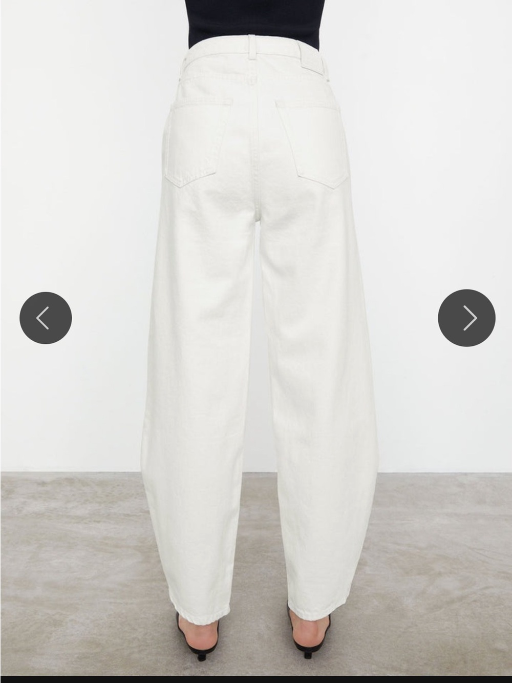 High-Waist Wide Leg Women's Jeans in White - Picture 2 of 4